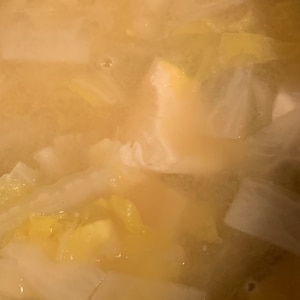 白菜と豆腐の味噌汁